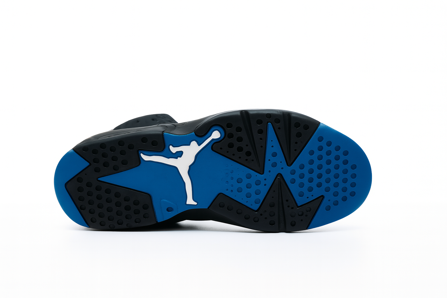 Air Jordan 6 Retro “Black / University Blue”